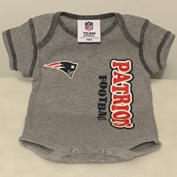 NFL NEW ENGLAND PATRIOTS Football Infant Onesie NWOT - Picture 7 of 8